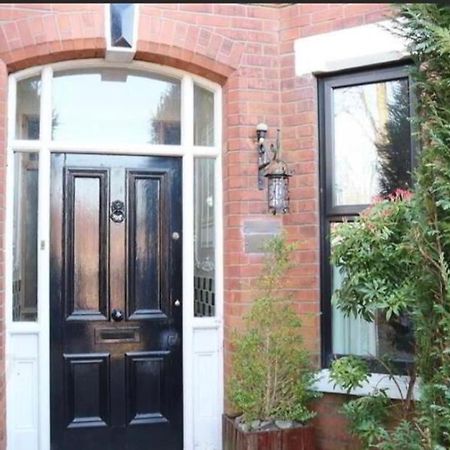 Victorian Elegance In Belfast Apartment Exterior photo