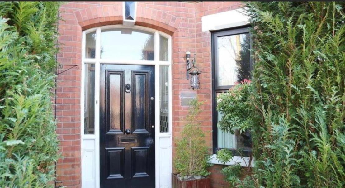 Victorian Elegance In Belfast Apartment Exterior photo